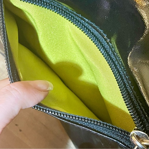 Kenneth Cole patent fold over cross body bag black - Picture 8 of 8